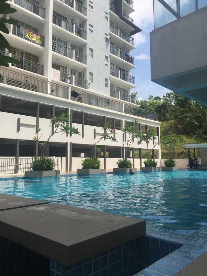 קאג'אנג Spacious & Cozy Condo - Hijauan Heights Block C מראה חיצוני תמונה