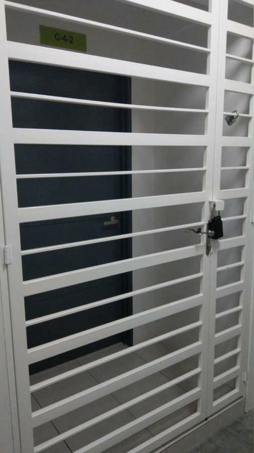 קאג'אנג Spacious & Cozy Condo - Hijauan Heights Block C מראה חיצוני תמונה