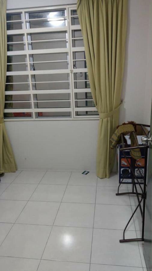 קאג'אנג Spacious & Cozy Condo - Hijauan Heights Block C מראה חיצוני תמונה